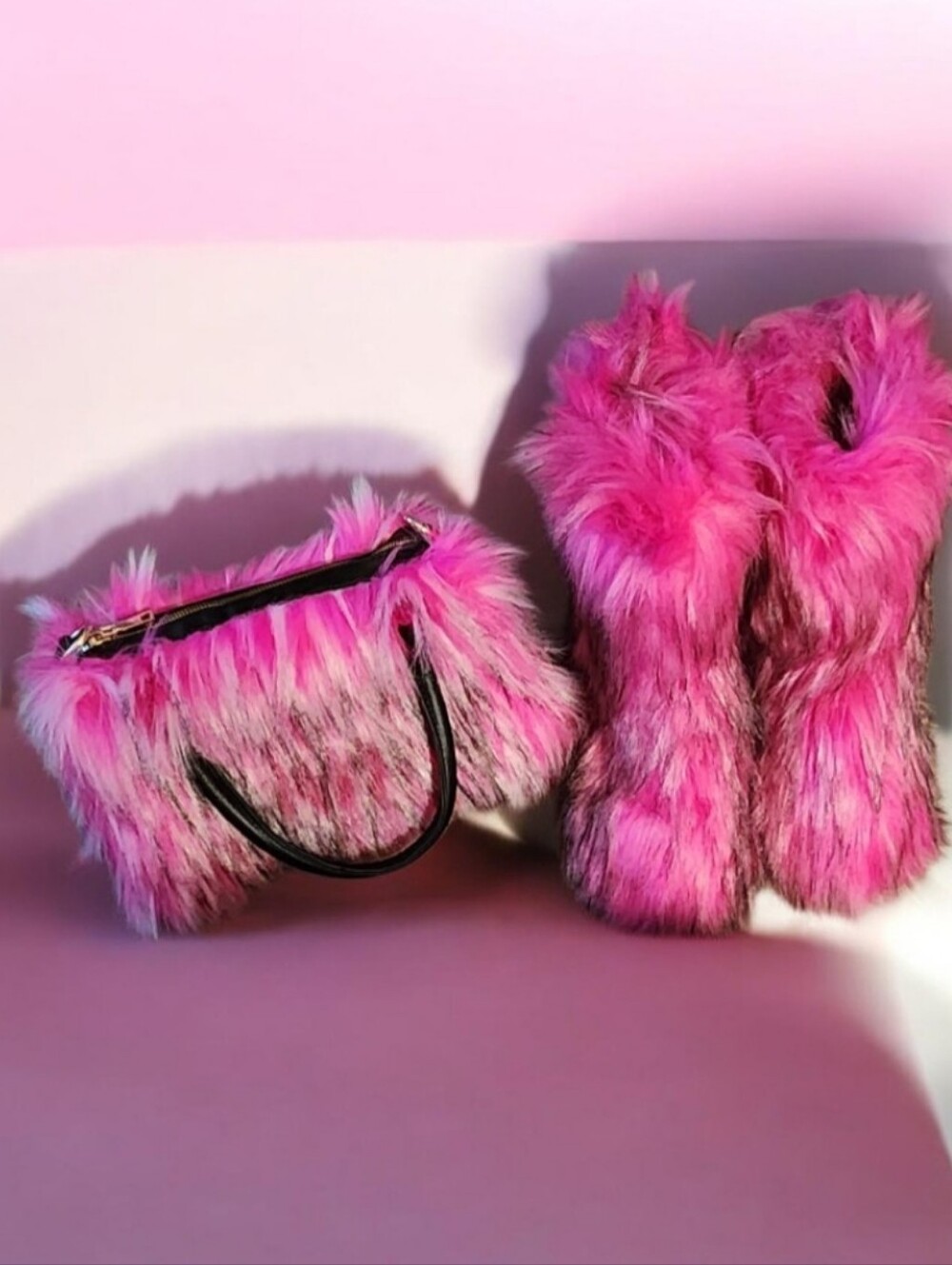 Ladies Pink Faux Fur Handbag and Boot Set 💗 Read Below ■ Firm《